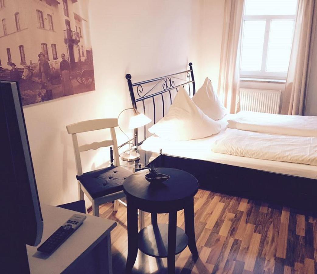Dorfschänke Hotell Deggendorf Exteriör bild