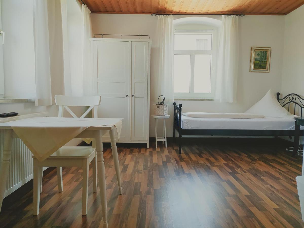 Dorfschänke Hotell Deggendorf Rum bild