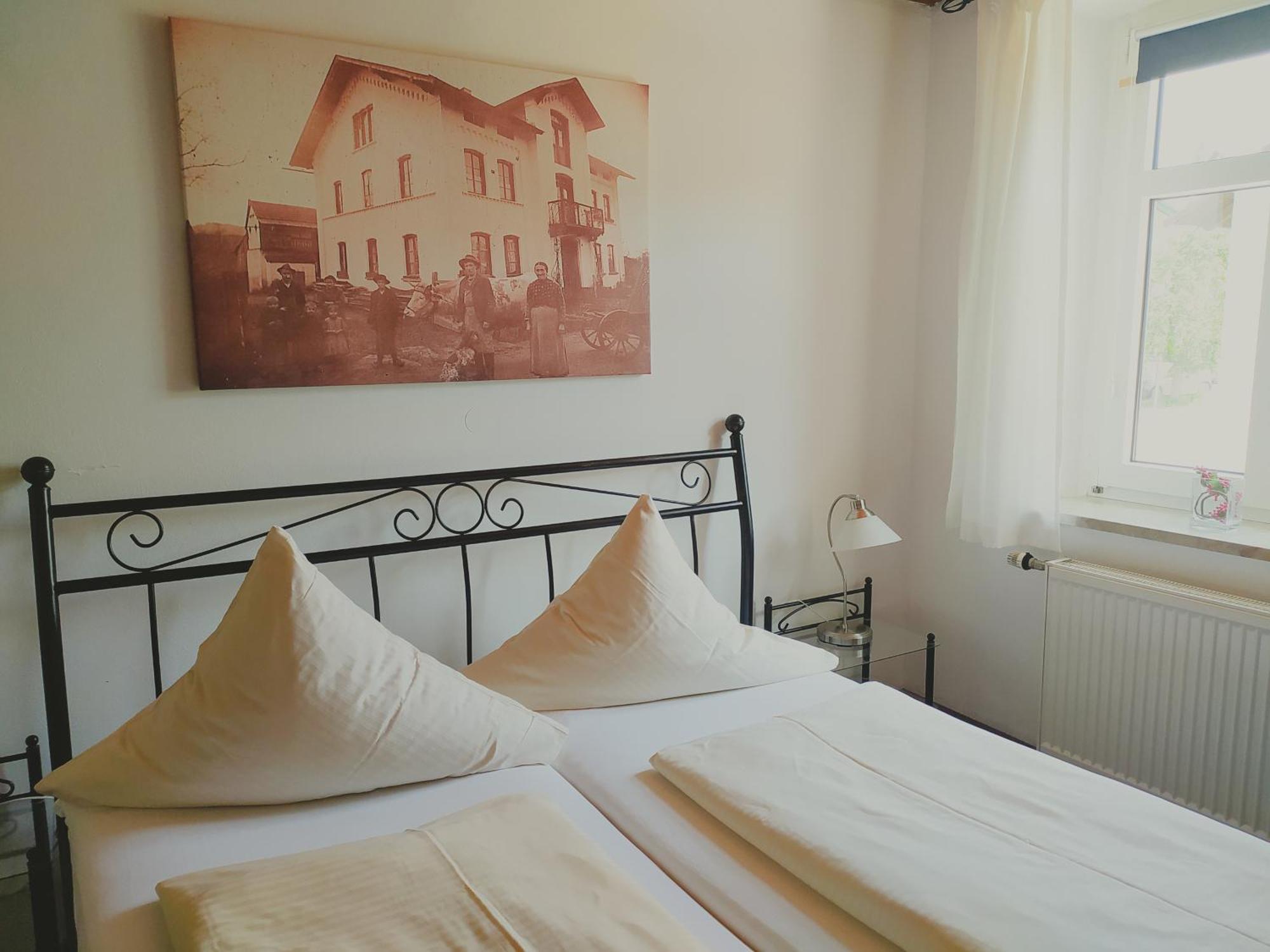 Dorfschänke Hotell Deggendorf Rum bild